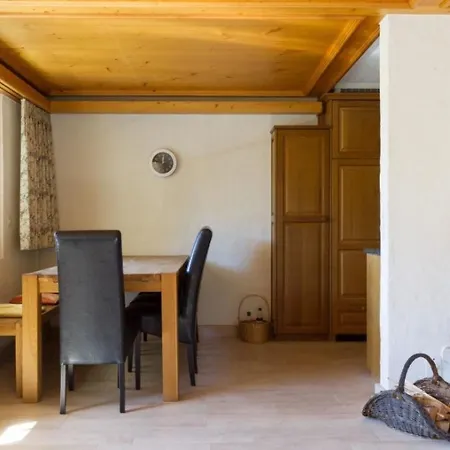 Graebi Appartement-fewo- Dusche Und Bad- Wc 8-bettwohnung By Interhome *